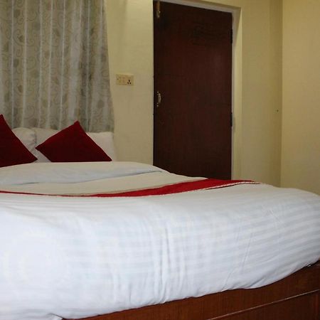 Hotel Snow Leopard Pokhara Esterno foto