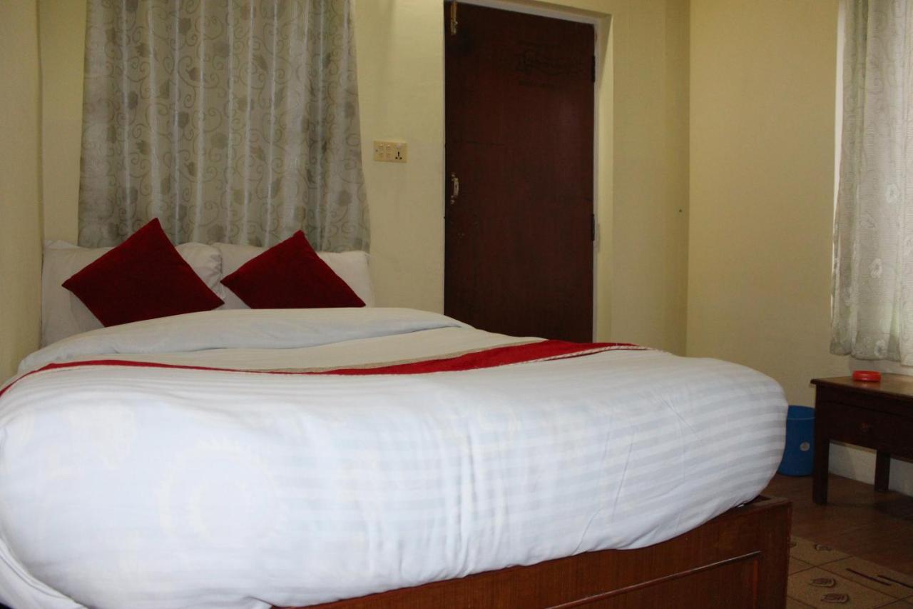 Hotel Snow Leopard Pokhara Esterno foto