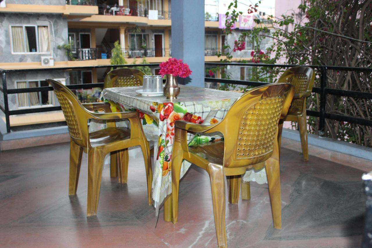Hotel Snow Leopard Pokhara Esterno foto