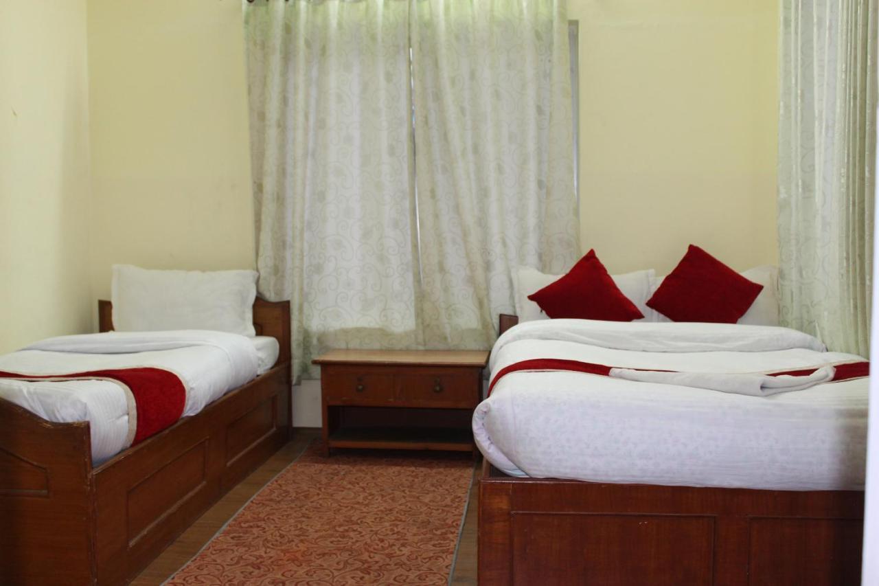 Hotel Snow Leopard Pokhara Esterno foto