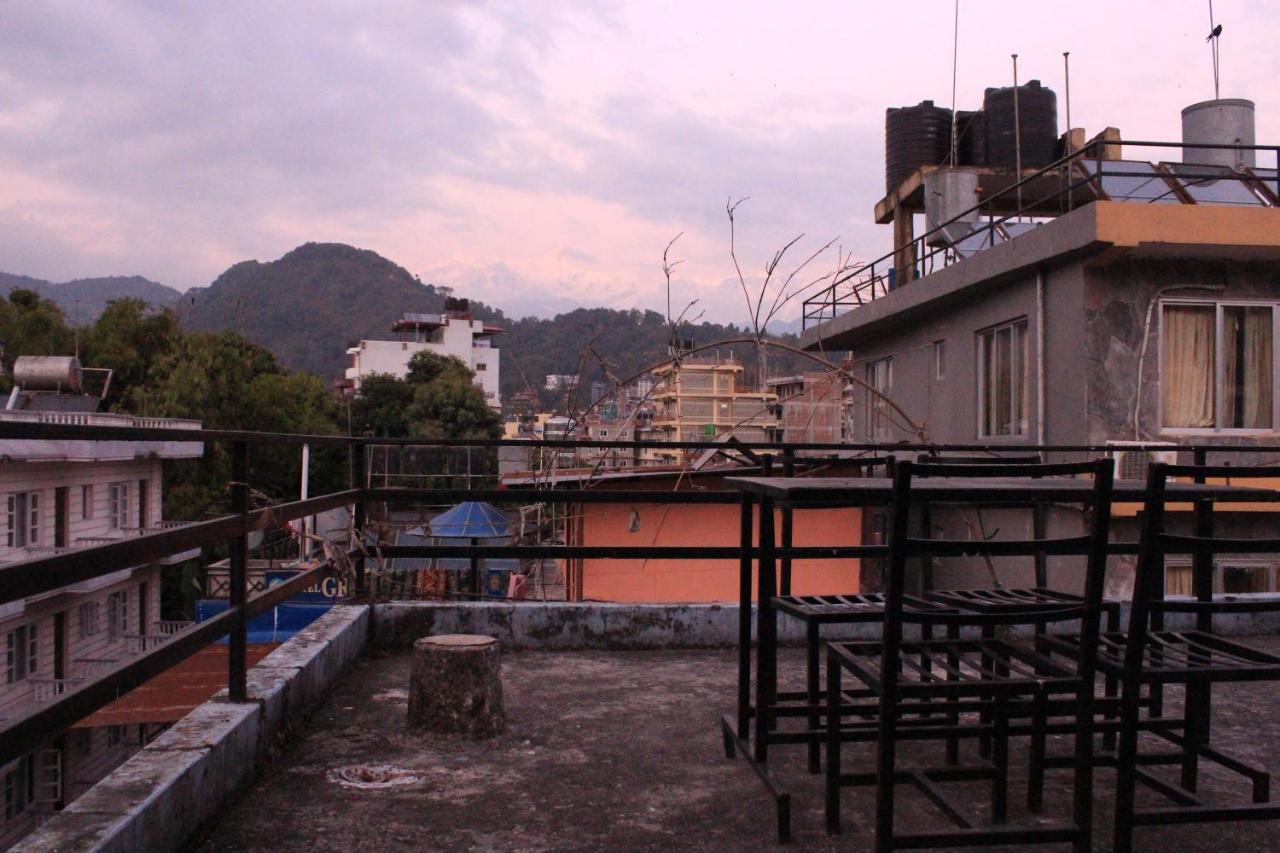 Hotel Snow Leopard Pokhara Esterno foto