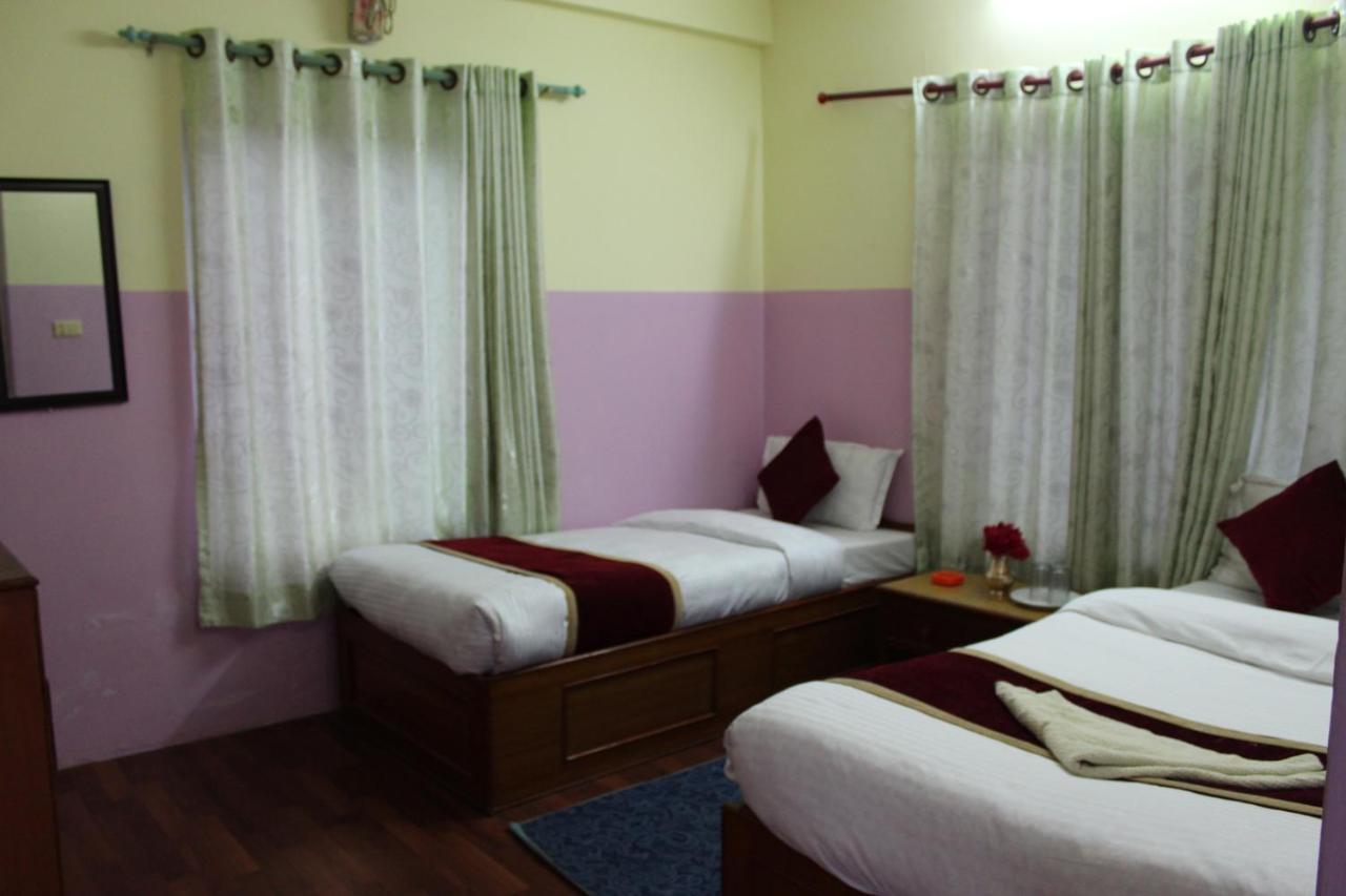 Hotel Snow Leopard Pokhara Esterno foto