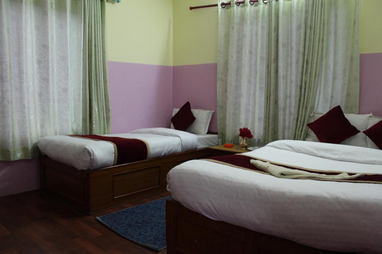 Hotel Snow Leopard Pokhara Esterno foto